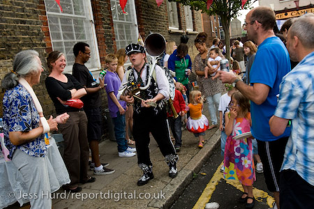 Gawber Street Festival, possibly Londons smallest street festival. Tower Hamlets, East London.
© Jess Hurd/reportdigital.co.uk
Tel: 01789-262151/07831-121483  
info@reportdigital.co.uk  
NUJ recommended terms & conditions apply. Moral rights asserted under Copyright Designs & Patents Act 1988. Credit is required. No part of this photo to be stored, reproduced, manipulated or transmitted by any means without permission.