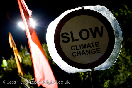 Climate Camp calls for the government to take action on climate change and stop the bulding of Kingsnorth coal fired electricity station. Rochester, Kent.
© Jess Hurd/reportdigital.co.uk
Tel: 01789-262151/07831-121483  
info@reportdigital.co.uk  
NUJ recommended terms & conditions apply. Moral rights asserted under Copyright Designs & Patents Act 1988. Credit is required. No part of this photo to be stored, reproduced, manipulated or transmitted by any means without permission.
