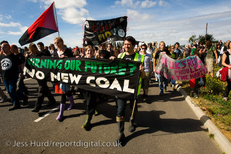 Day of Direct Action. Climate Camp calls for the government to take action on climate change and stop the bulding of Kingsnorth coal fired electricity station. Rochester, Kent.
© Jess Hurd/reportdigital.co.uk
Tel: 01789-262151/07831-121483  
info@reportdigital.co.uk  
NUJ recommended terms & conditions apply. Moral rights asserted under Copyright Designs & Patents Act 1988. Credit is required. No part of this photo to be stored, reproduced, manipulated or transmitted by any means without permission.