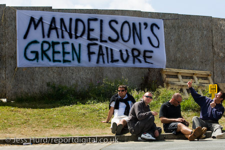 Occupation at the Vesta wind turbine plant, Isle of Wight.
© Jess Hurd/reportdigital.co.uk
Tel: 01789-262151/07831-121483  
info@reportdigital.co.uk  
NUJ recommended terms & conditions apply. Moral rights asserted under Copyright Designs & Patents Act 1988. Credit is required. No part of this photo to be stored, reproduced, manipulated or transmitted by any means without permission.