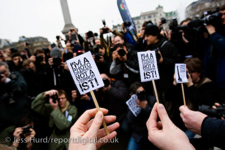 Up to 3000 people join the I'm a Photographer Not a Terrorist Mass Gathering in Trafalgar Square in defence of street photography and against the arbitary use of the terrorism laws to stop and search photographers.

© Jess Hurd/reportdigital.co.uk
Tel: 01789-262151/07831-121483  
info@reportdigital.co.uk  
NUJ recommended terms & conditions apply. Moral rights asserted under Copyright Designs & Patents Act 1988. Credit is required. No part of this photo to be stored, reproduced, manipulated or transmitted by any means without permission.