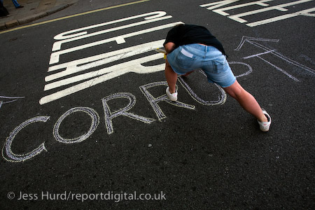 Mayday, London.

© Jess Hurd/reportdigital.co.uk
Tel: 01789-262151/07831-121483  
info@reportdigital.co.uk  
NUJ recommended terms & conditions apply. Moral rights asserted under Copyright Designs & Patents Act 1988. Credit is required. No part of this photo to be stored, reproduced, manipulated or transmitted by any means without permission.